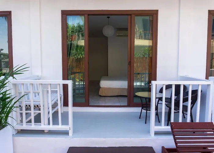 Isla Tortuga Diving &Hostel